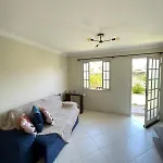 Casa Em Bairro Nobre A 5 Minutos Da Praia